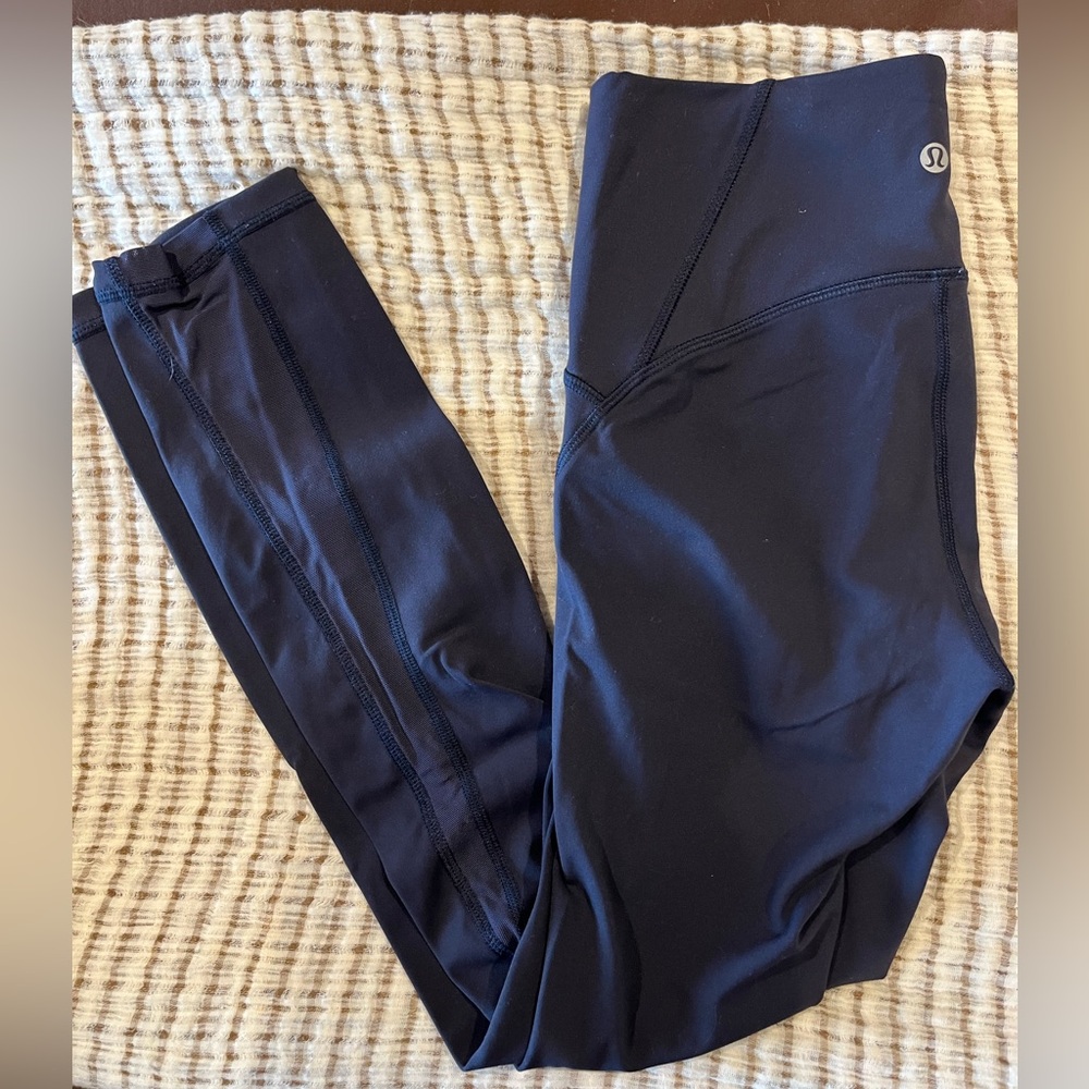 Lululemon Fast & Free Tight 25” Navy with Mesh on Legs - Picture 1 of 4